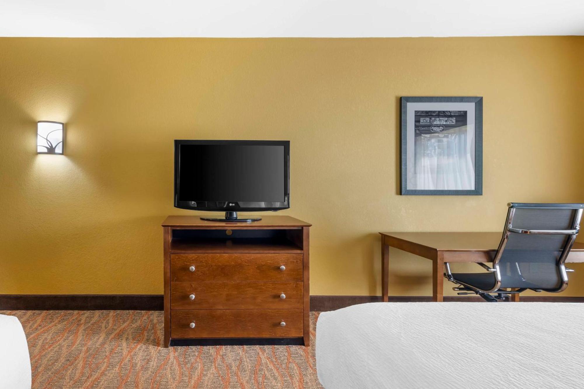 Best Western Plus Tupelo Inn & Suites Экстерьер фото
