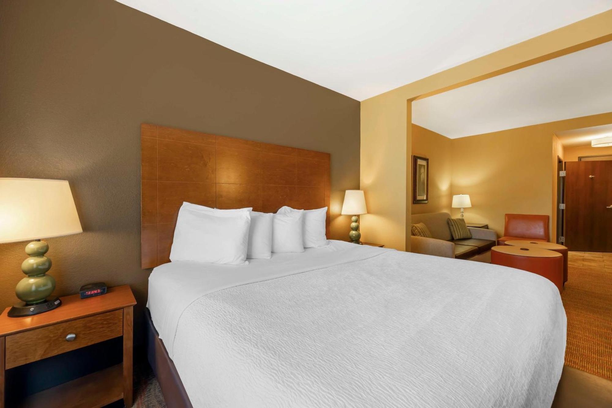 Best Western Plus Tupelo Inn & Suites Экстерьер фото